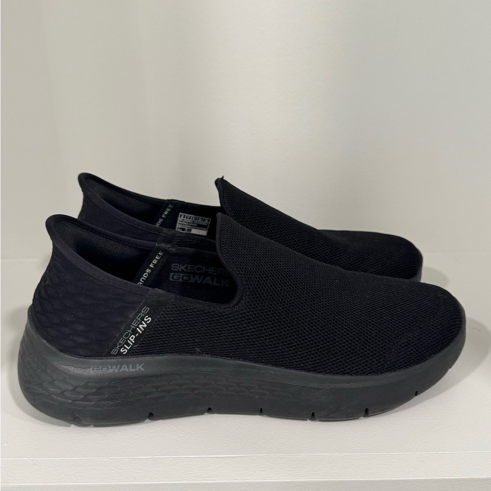 Skechers Men's Black Slip-On Shoes size 8